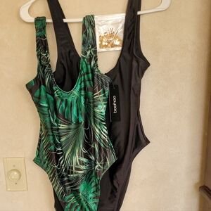 Boohoo Black and Tropical Print Women's Swimsuits (2)  Jewelry Nwt Has Liners